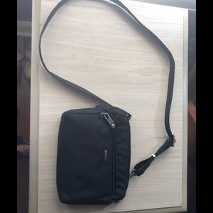 TRAVELON BLACK SECURITY PURSE